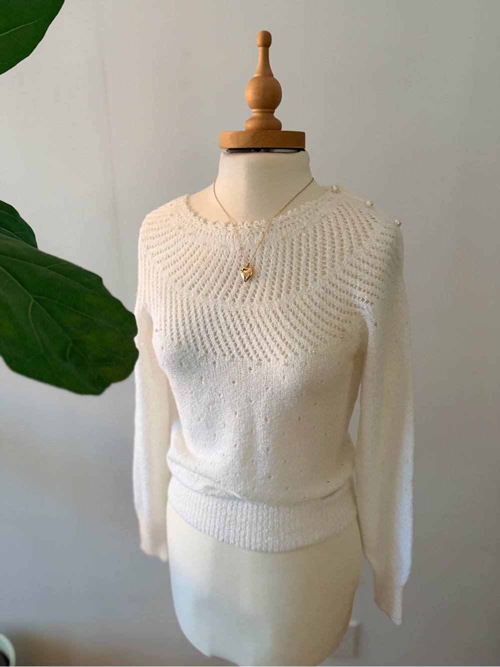 Vintage Mister Noah white Pointelle Knit crocheted Sweater Pearl Buttons